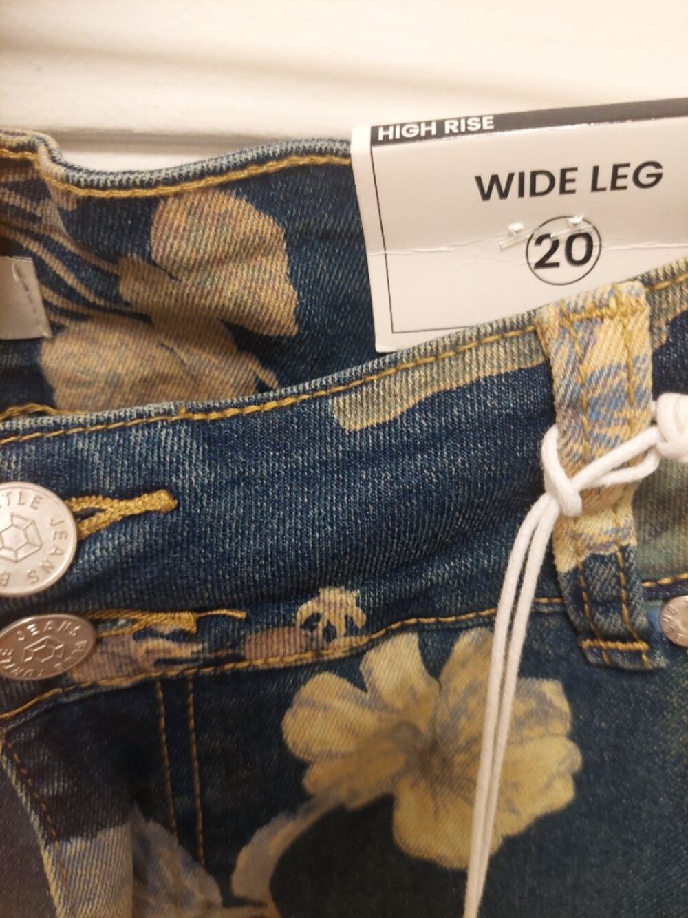 Blue Turtle size 20 Floral Stretch Denim Wide Legs Ankle Jeans - Blue Multi NWT - Picture 3 of 7